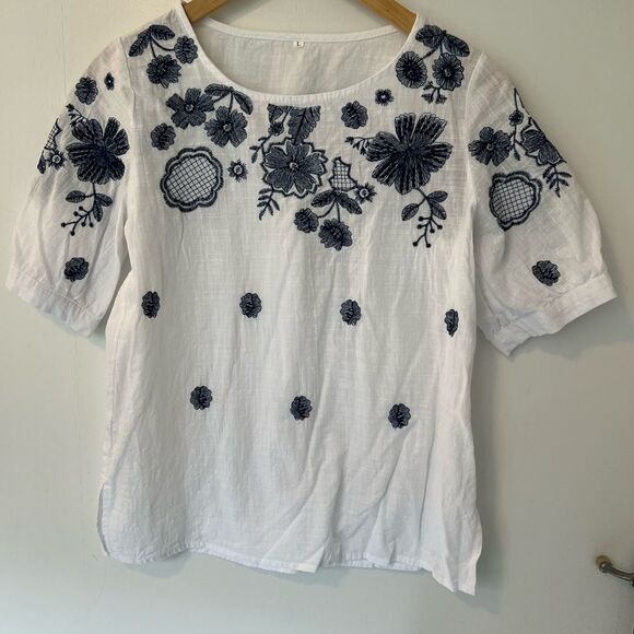 Tops - Embroidered Flower Blouse